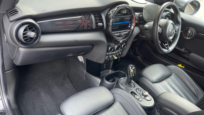 MINI Hatchback 135kW Cooper S Level 3 33kWh 3dr Auto Electric Hatchback